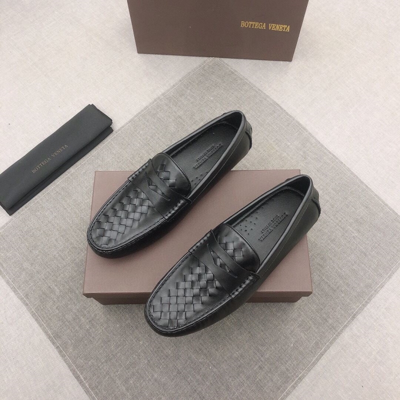bo*te*ga Ve*ne*ta leather shoes